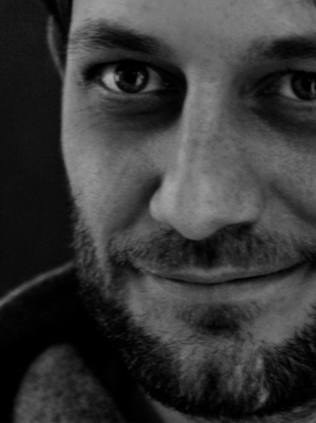 SEO Text TMC Production Seit mehr als 25 Jahren produzieren wir hochwertige TV-Sendungen, Reportagen und Magazinbeiträge, aber auch Imagefilme und Werbung. Wir machen Fernsehen, wir machen Videos, wir machen Spots und Clips und vieles, vieles mehr. Wenn Sie Ideen haben, setzen wir sie um. Wenn Ihnen die Idee ausgehen oder Sie Inspiration suchen, machen wir Vorschläge. Für alles, was mit Film zu tun hat, und in allen Bereichen, die sich rings um dieses Thema gruppieren. Sprechen Sie uns an. Kameramann Kamera Film Video Spot Idee Videograph Movie Entertainment Chlip Bewerbung Kreativ Agentur Team Bühne EB-Teams Hochzeitsvideo TV-Filme Drohnenaufnahmen Fernsehproduktion Electronic Presskit Imagefilm Industriefilm Flugaufnahmen Produktion Schnitt Bearbeiten Film schneiden Karriere Über uns Kontakt Filmproduktion Videoproduktion TMC Thomas Morgott Production TMCProduction München Videoagentur Videoagent Szene Szenerie